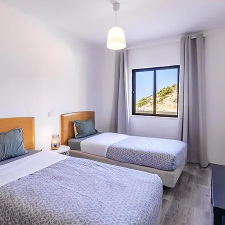 Διαμέρισμα 2 Bedrooms At Carvoeiro 20 M Away From The Beach With Sea View And Enclosed Garden