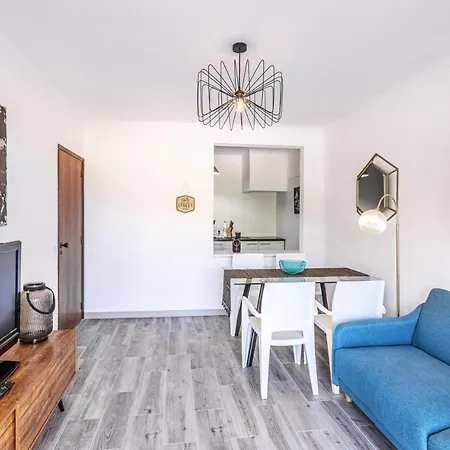 2 Bedrooms At Carvoeiro 20 M Away From The Beach With Sea View And Enclosed Garden *
