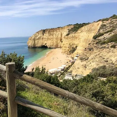 2 Bedrooms At Carvoeiro 20 M Away From The Beach With Sea View And Enclosed Garden Lägenhet
