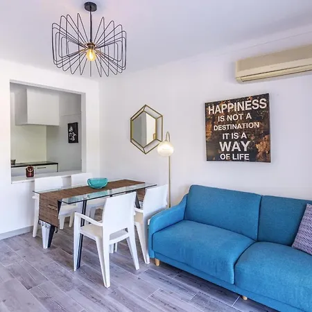 2 Bedrooms At Carvoeiro 20 M Away From The Beach With Sea View And Enclosed Garden Lägenhet