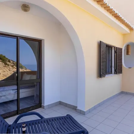Lägenhet 2 Bedrooms At Carvoeiro 20 M Away From The Beach With Sea View And Enclosed Garden